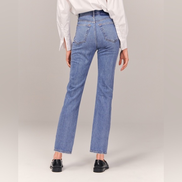 Abercrombie Ultra High Rise Ankle Straight Jean - Picture 4 of 10